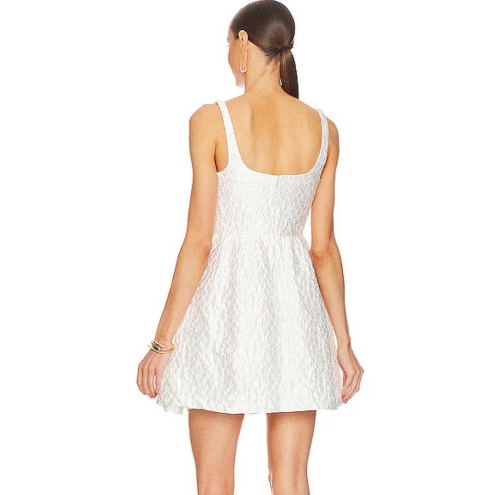 MABEL DRESS IN BELLIS
Amanda Uprichard